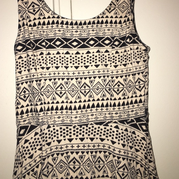 Patterned Dress - Picture 3 of 4