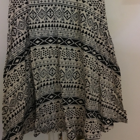 Patterned Dress - Picture 4 of 4