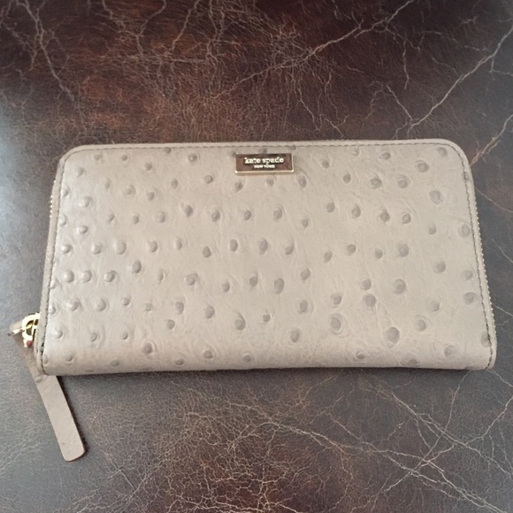 kate spade Handbags - NWOT Kate Spade Zippered Lacey Wallet