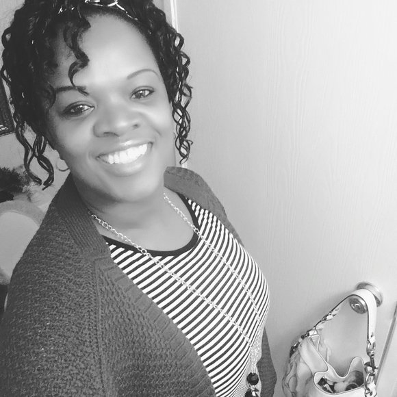 Meet your Posher, Sharon