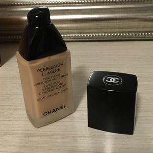 Chanel Perfection Lumiére Foundation