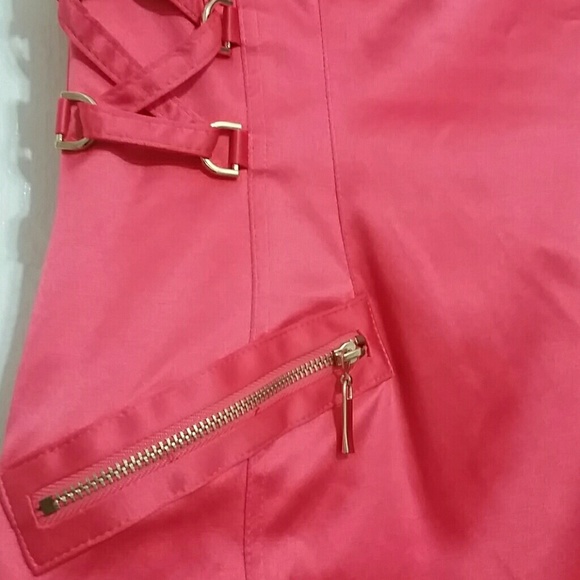 Cache dress - Picture 2 of 4