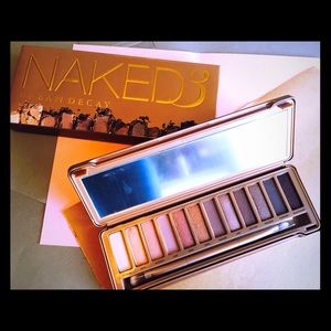 NAKED 3