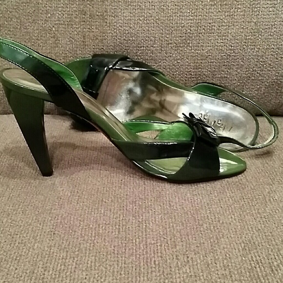 Super cute patent leather Mia May shoes - Picture 4 of 4