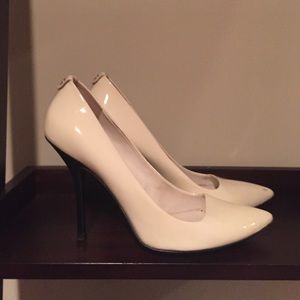 Gucci White Patent Leather Pump