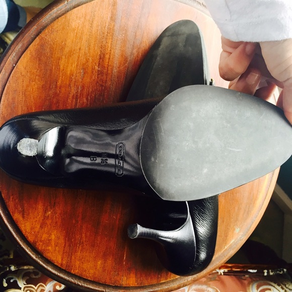 SOLD 🌺 Authentic Coach Heels 🌺 - Picture 4 of 4