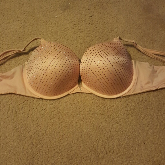 Pink studded bra size 38D