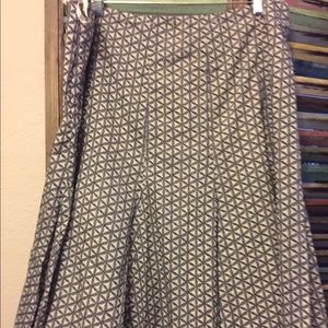 Gap fit & flare skirt