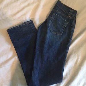 Medium wash straight leg Jean