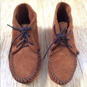 Minnetonka Brown Suede Ankle Boot