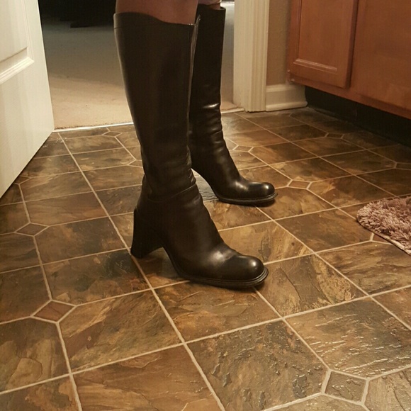 Ladies boots - Picture 2 of 3