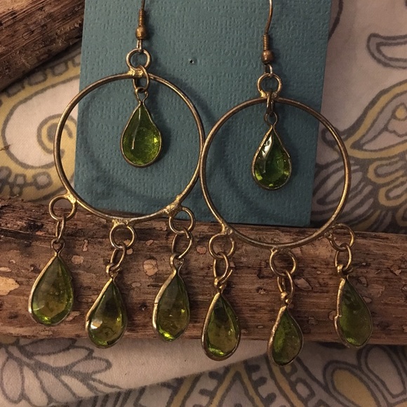 🍀Boho Green teardrop earrings🍀 - Picture 2 of 3