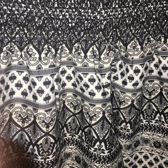 Black and White Patterned Shorts - Picture 3 of 3