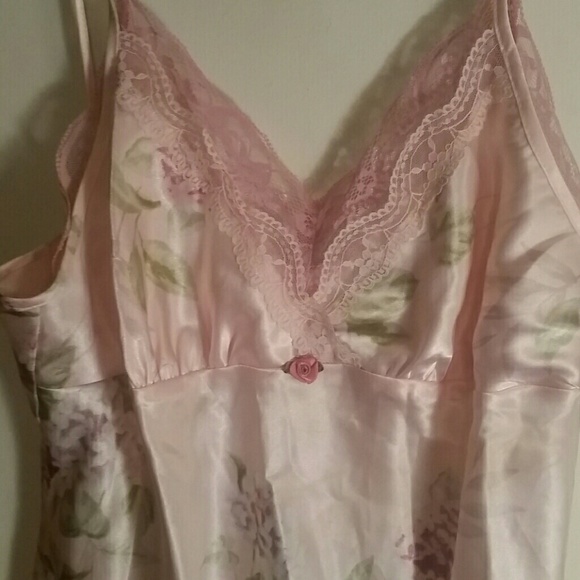 Pink Negligee - Picture 2 of 3