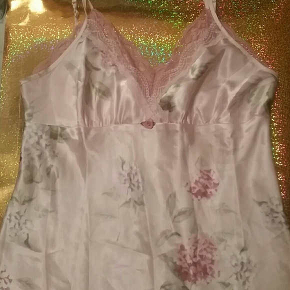 Pink Negligee - Picture 3 of 3