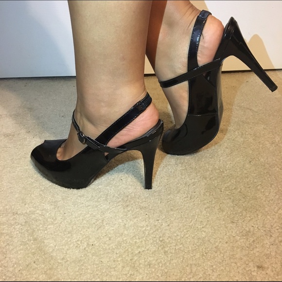 Colin Stuart Black Patent Peep Toe Mary Jane Pumps - Picture 4 of 4