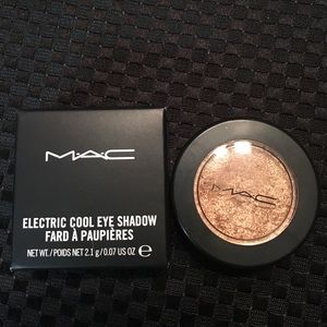 MAC Electric Cool Eye Shadow GILDED THRILL