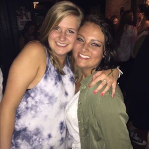 Meet your Posher, Danielle