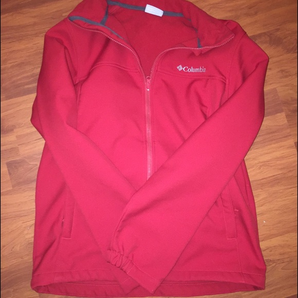 NEW! Women's Columbia Jacket!