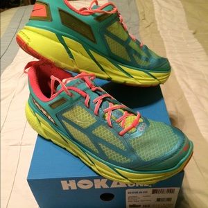 Hoka One One Clifton size 10.5 in green/Aqua