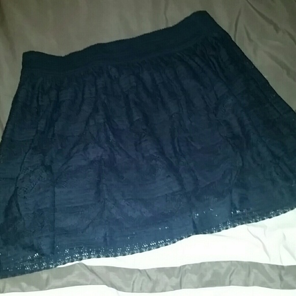 Navy blue H&M lace skirt