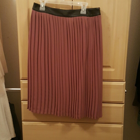 Pleated skirt