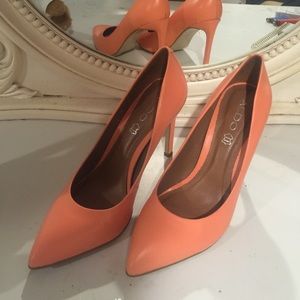 Hot Peach ALDO pumps 👠