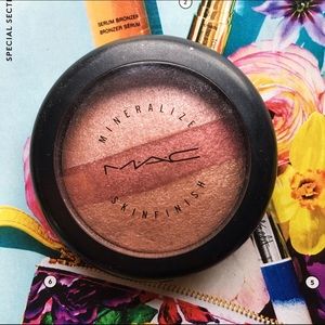 MAC Cosmetics "Smooth Merge" Mineralize Skinfinish