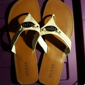 Very cute guess sandals for spring or summer ;)