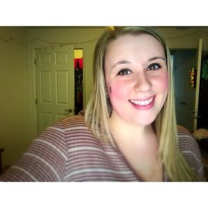 Meet your Posher, Marissa