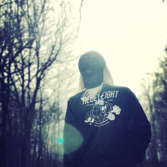 Meet Me 🤘🏼🍺 - Picture 2 of 2