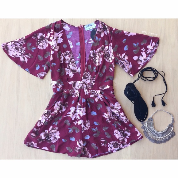 LAST ONE // Floral Romper - Picture 2 of 3