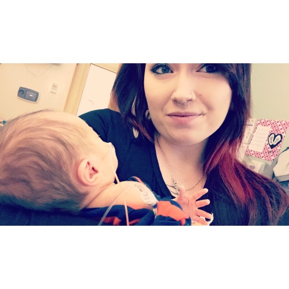 Meet your Posher, Taylor - Picture 2 of 3