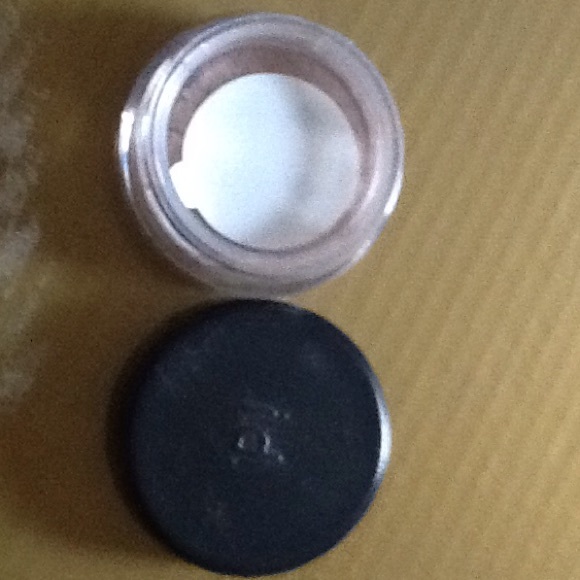 Bare Minerals face Glimmer Fantasy Island