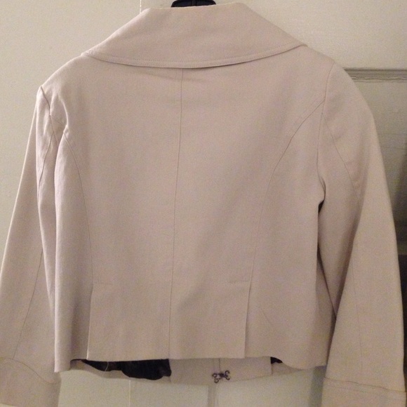 Above waist jean jacket - Picture 4 of 4