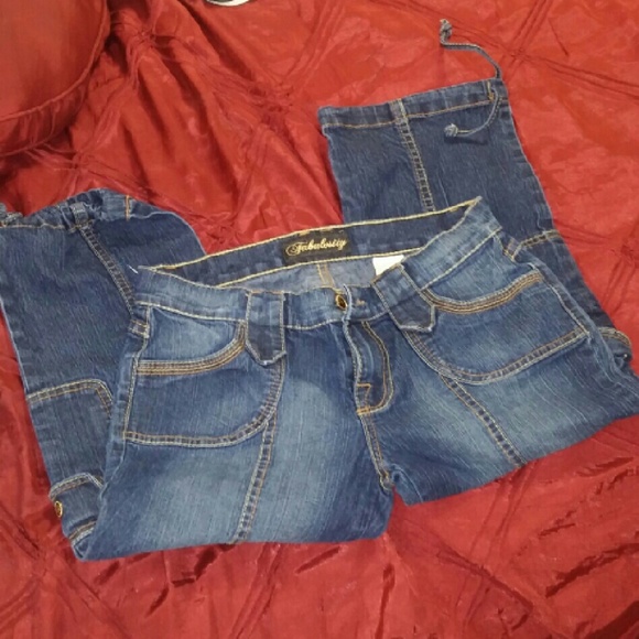 Capris - Picture 1 of 3