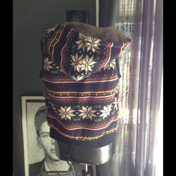 Vest - Picture 2 of 3