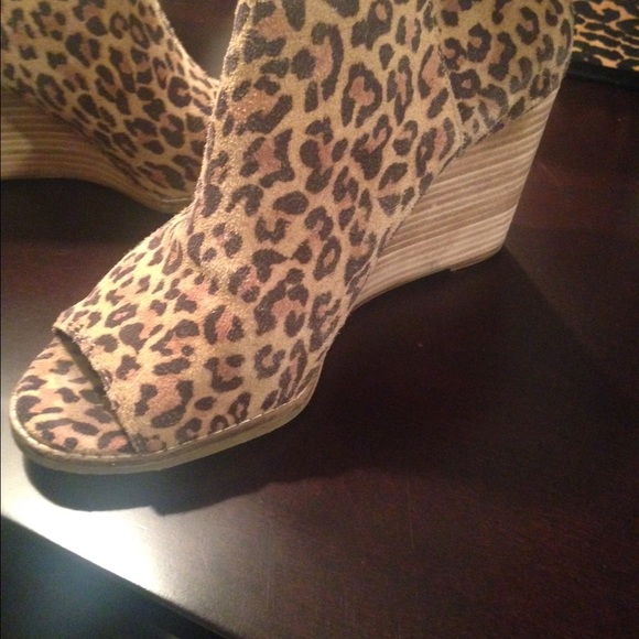 Shoes - Picture 2 of 2