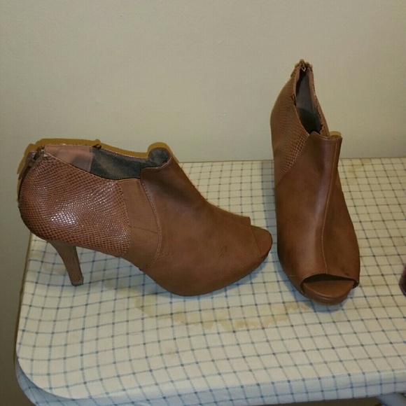 Size 8.5 Peeptoe Booties