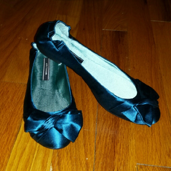 NWOT Ann Taylor Satin ballet flat size 6