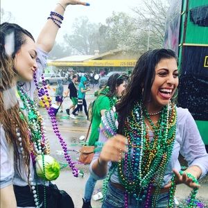 Meet your Posher, Charis