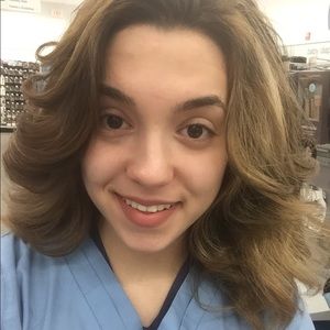 Meet your Posher, Leah