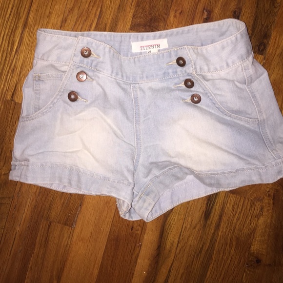 High wasted light wash jean shorts