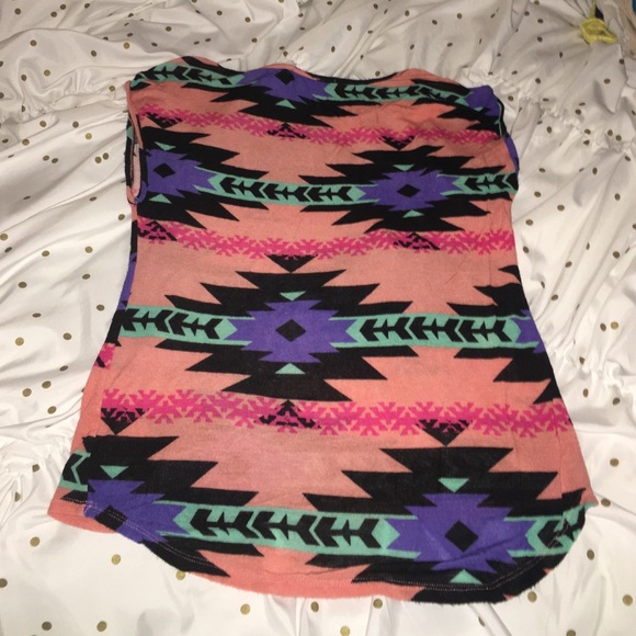 Aztec Top - Picture 2 of 2