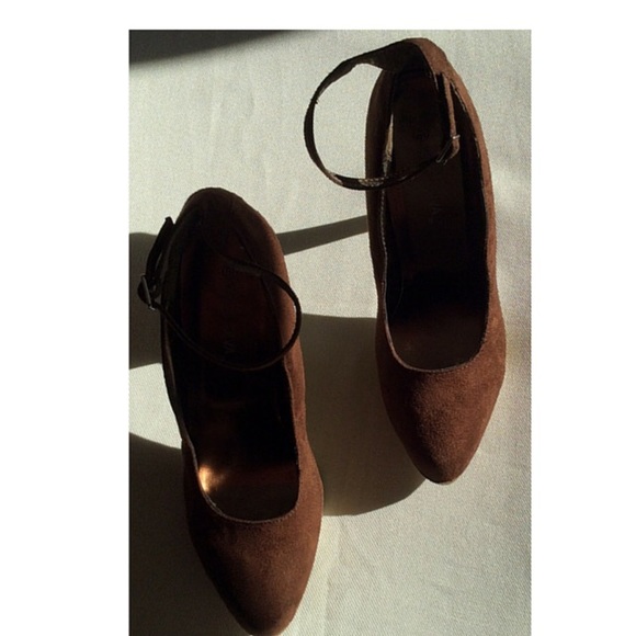 Suede heels - Picture 2 of 4