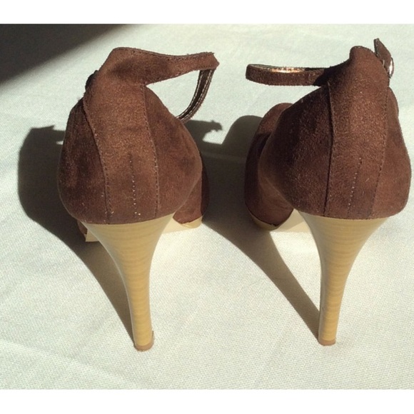 Suede heels - Picture 3 of 4