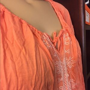 Old Navy embroidered peasant/boho knit top