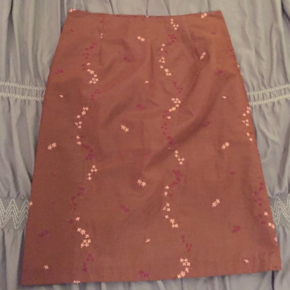 Brown skirt with embroidered flowers