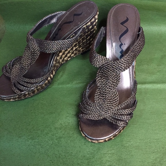 Nina wedges