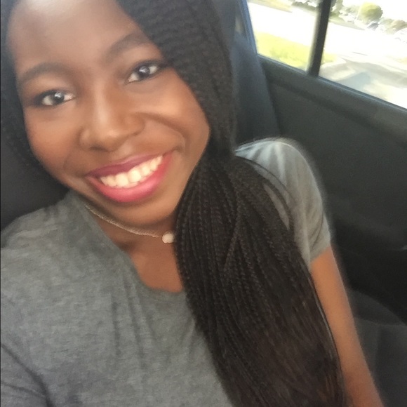 Meet your Posher, Adeola